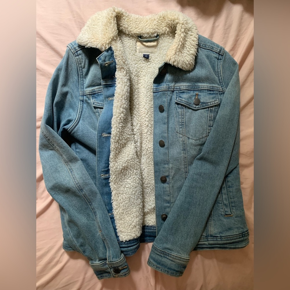 Universal Thread Light-wash Sherpa Jean Jacket